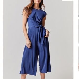 Francesca’s M Navy Blue Kallie Front Knot Cropped Jumpsuit